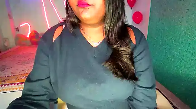 expression queen online show from February 25, 2025, 6:12 pm