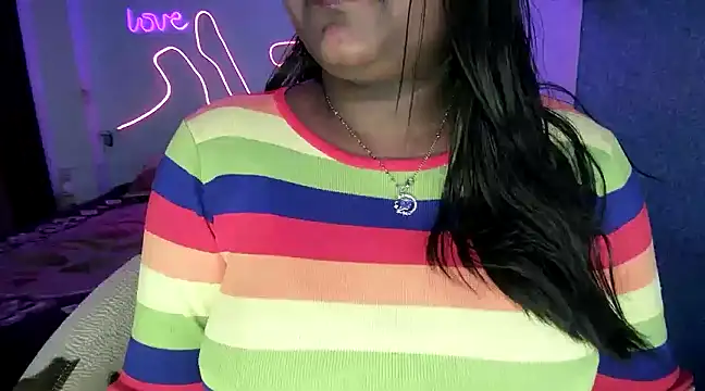 expression queen online show from January 13, 2025, 5:02 pm