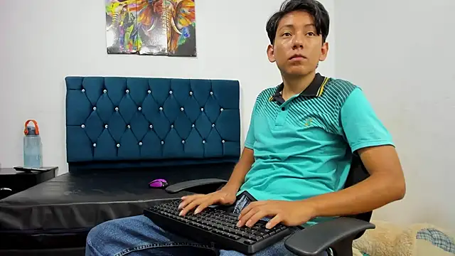 Snapshot of AXEL_AND_THOMAS chatting on January 11, 2025, 1:22 pm AXEL AND THOMAS online show from January 11, 2025, 1:22 pm