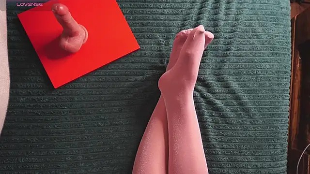 Yourlittledemon online show from December 11, 2024, 7:25 pm