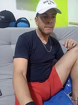 latinmartin73 online show from October 25, 2025, 5:35 pm