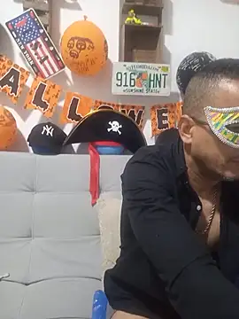 latinmartin73 online show from November 1, 2025, 12:28 am