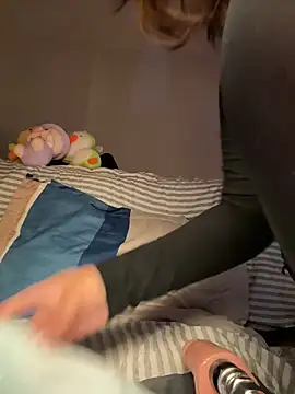 kittyfresita online show from March 16, 2025, 4:41 am