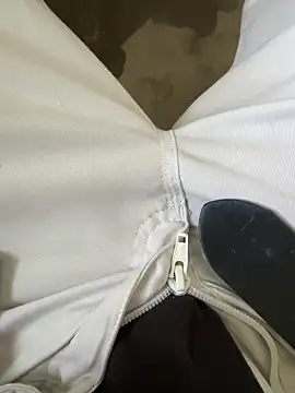 Young-hornyboy online show from June 2, 2026, 7:08 am