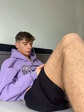 Snapshot of MiguelRausch chatting on January 8, 2025, 2:35 pm MiguelRausch online show from January 8, 2025, 2:35 pm