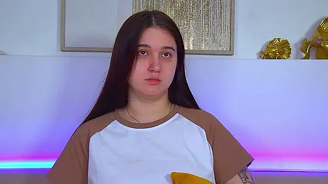 ChristinaMilton online show from March 6, 2026, 7:25 am