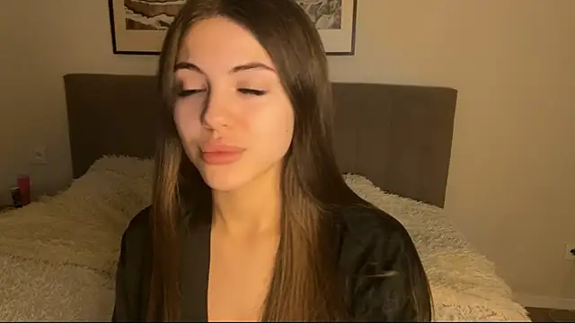 aryamirelle online show from October 31, 2025, 11:44 pm