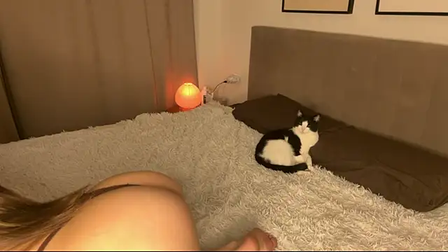 aryamirelle online show from November 9, 2025, 5:39 pm