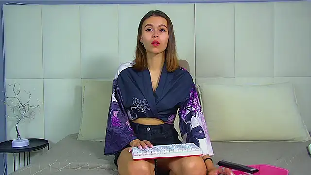 Snapshot of PollyLanders chatting on September 26, 2025, 6:15 pm PollyLanders online show from September 26, 2025, 6:15 pm