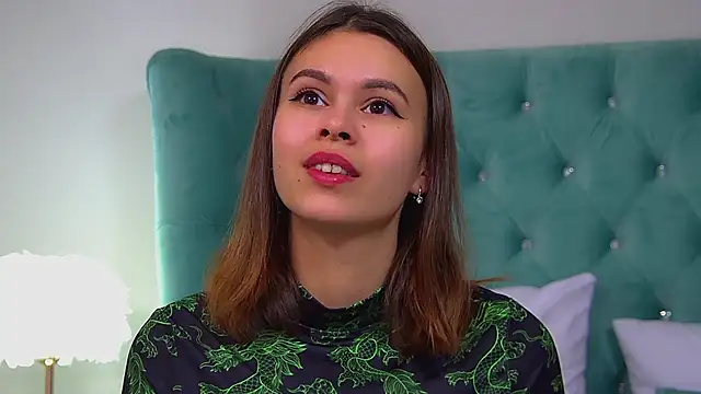 Snapshot of PollyLanders chatting on September 21, 2025, 6:13 pm PollyLanders online show from September 21, 2025, 6:13 pm