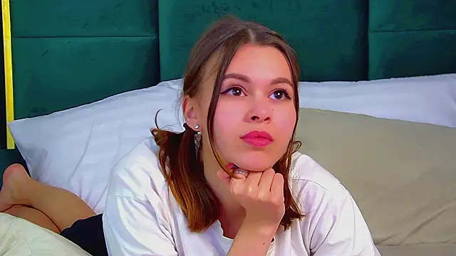 Snapshot of PollyLanders chatting on March 11, 2025, 4:30 am PollyLanders online show from March 11, 2025, 4:30 am