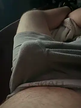 Snapshot of jrizz215 chatting on April 15, 2026, 1:22 am jrizz215 online show from April 15, 2026, 1:22 am