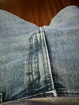 Snapshot of jrizz215 chatting on March 26, 2026, 12:58 pm jrizz215 online show from March 26, 2026, 12:58 pm