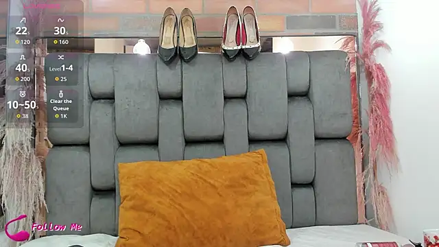 JESSYCORTES online show from November 2, 2025, 3:33 am