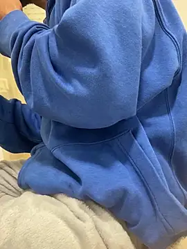 Snapshot of Lucascacaca chatting on February 4, 2026, 1:11 am Lucascacaca online show from February 4, 2026, 1:11 am