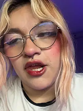 SophiaWeestt99 online show from July 20, 2026, 4:31 am