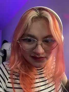 SophiaWeestt99 online show from June 2, 2026, 2:22 am