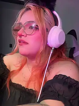SophiaWeestt99 online show from June 20, 2026, 1:54 am