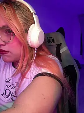 SophiaWeestt99 online show from June 22, 2026, 1:11 am
