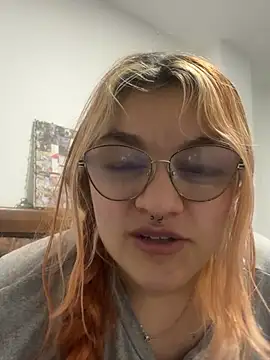 SophiaWeestt99 online show from July 14, 2026, 5:34 am