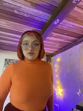 SophiaWeestt99 online show from November 2, 2025, 3:33 am