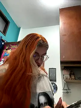 Snapshot of SophiaWeestt99 chatting on September 15, 2025, 2:12 am SophiaWeestt99 online show from September 15, 2025, 2:12 am