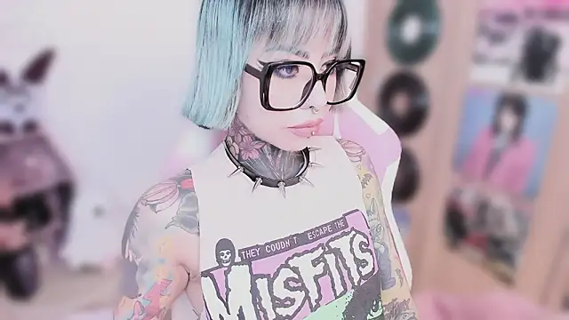 NikkiRamone online show from February 24, 2026, 11:33 am