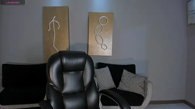 RebeccaHudson online show from April 4, 2026, 6:58 pm