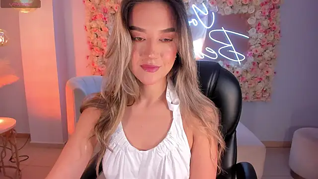 Snapshot of RebeccaHudson chatting on February 27, 2025, 3:18 am RebeccaHudson online show from February 27, 2025, 3:18 am
