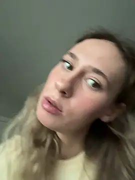 M1ssyk1ssy online show from February 21, 2026, 7:05 pm