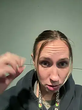 M1ssyk1ssy online show from January 31, 2025, 6:36 pm