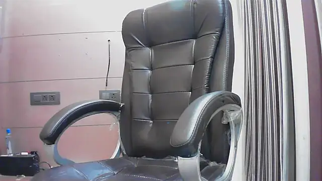 Snapshot of collage_hoty chatting on September 22, 2025, 4:57 pm collage hoty online show from September 22, 2025, 4:57 pm