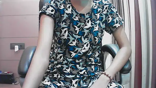 Snapshot of collage_hoty chatting on October 2, 2025, 4:43 pm collage hoty online show from October 2, 2025, 4:43 pm