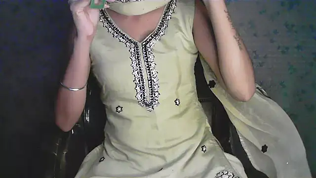 collage hoty online show from July 19, 2026, 4:32 am