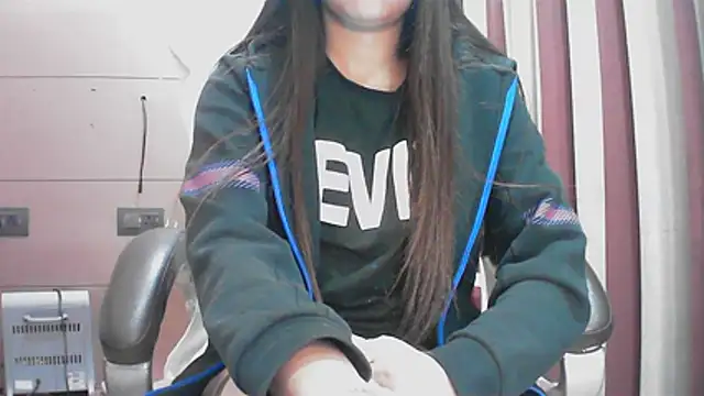 collage hoty online show from January 14, 2026, 3:59 pm