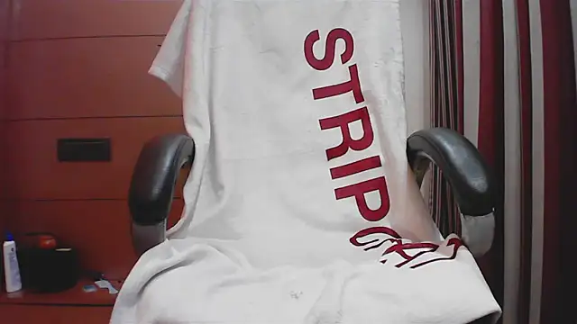 collage hoty online show from December 17, 2025, 4:56 pm