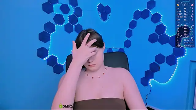 nikole kitt online show from December 19, 2025, 7:49 pm