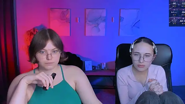 nikole kitt online show from April 14, 2026, 7:52 pm