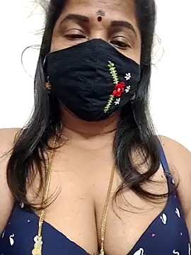 gaurika18 online show from May 11, 2026, 3:07 pm