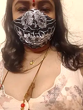 gaurika18 online show from September 24, 2025, 1:06 pm