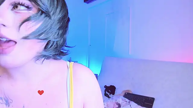 Lilith Asami online show from April 12, 2026, 10:07 am