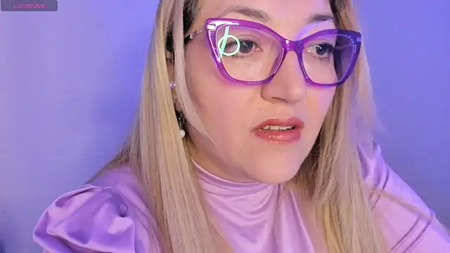 Naty Mature  online show from February 16, 2026, 7:12 pm