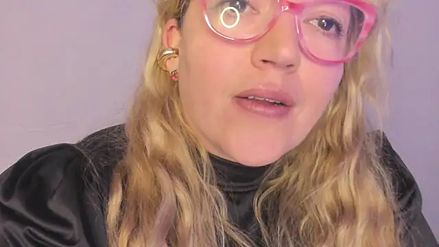 Naty Mature  online show from November 22, 2025, 8:08 pm