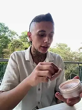 Snapshot of _PhillipBrown chatting on February 19, 2025, 10:09 pm PhillipBrown online show from February 19, 2025, 10:09 pm