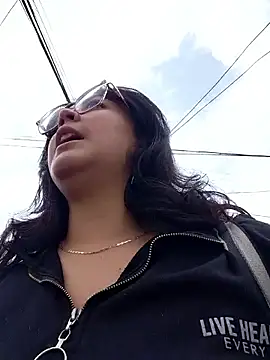 lara moon25 online show from December 22, 2025, 6:52 pm