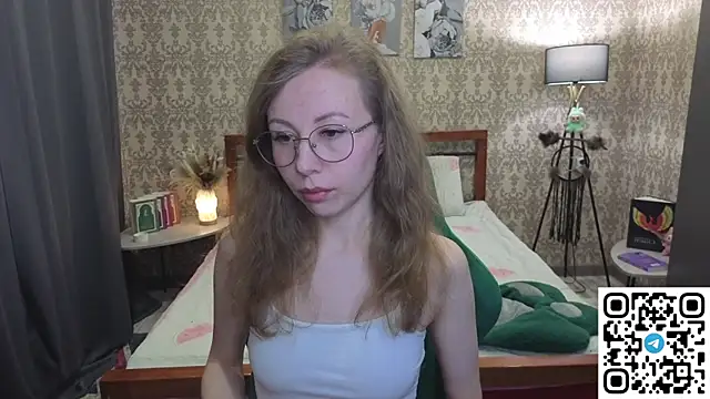 Snapshot of Lill_Mary chatting on April 3, 2026, 1:45 am Lill Mary online show from April 3, 2026, 1:45 am