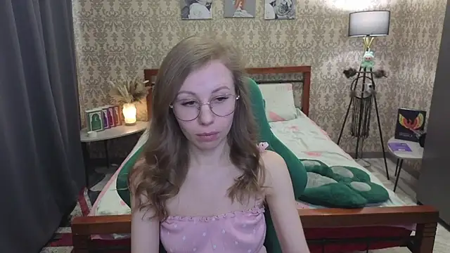 Snapshot of Lill_Mary chatting on March 31, 2026, 4:36 am Lill Mary online show from March 31, 2026, 4:36 am