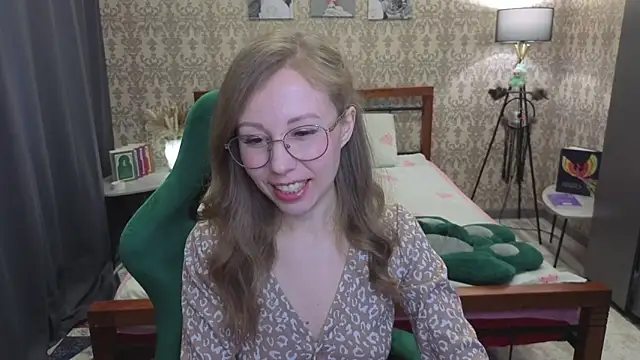 Snapshot of Lill_Mary chatting on April 10, 2026, 3:35 am Lill Mary online show from April 10, 2026, 3:35 am