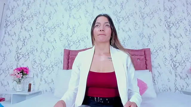 Mia Malkovaa  online show from November 29, 2025, 4:18 pm