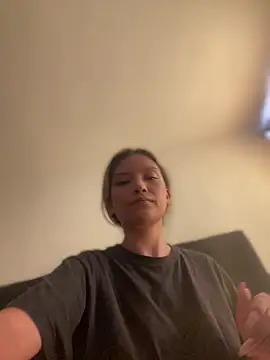 baby lizy online show from January 10, 2026, 7:53 pm